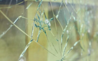 How to Spot Poor Glass Repair Work in Tucson